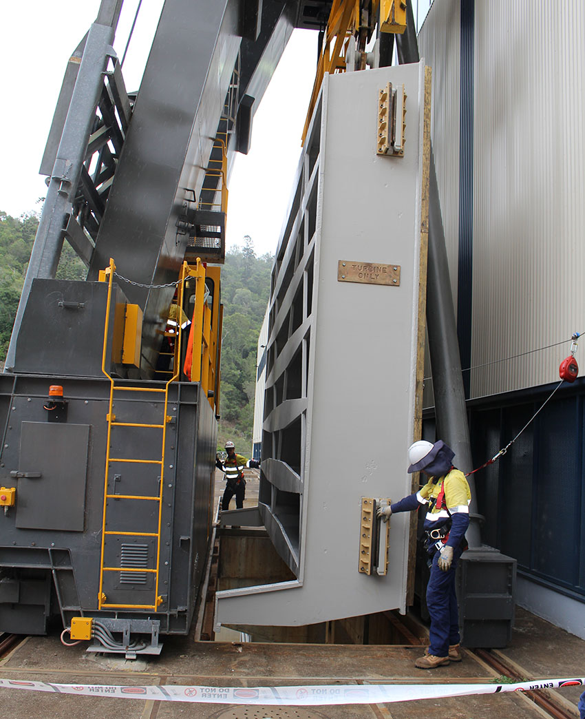 Wivenhoe bulk head gates reinstallation