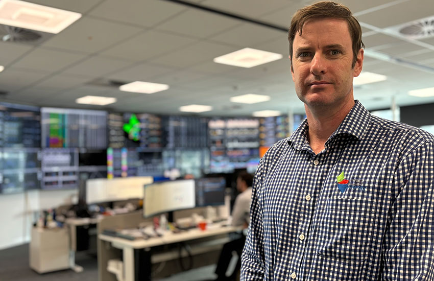 Tim Owen in Trading room_850px
