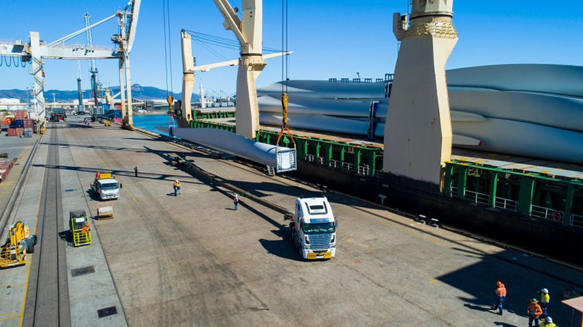 Wind turbine blades unloading in Townsville